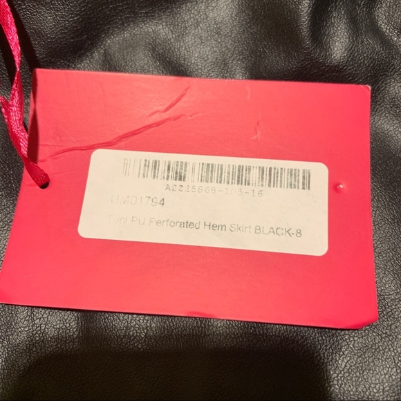 Boohoo toni pu perforated hemi skirt - Picture 4 of 4